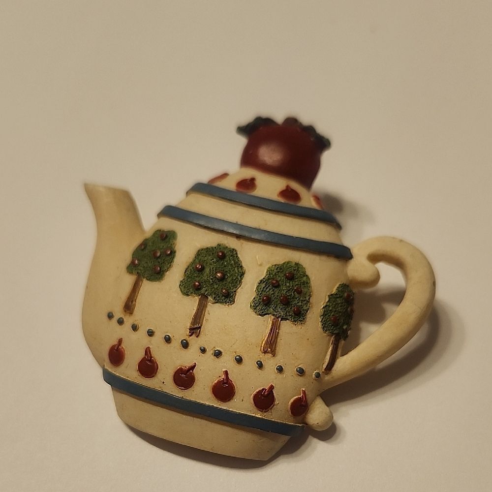 Teapot Brooch - Picture 2 of 4